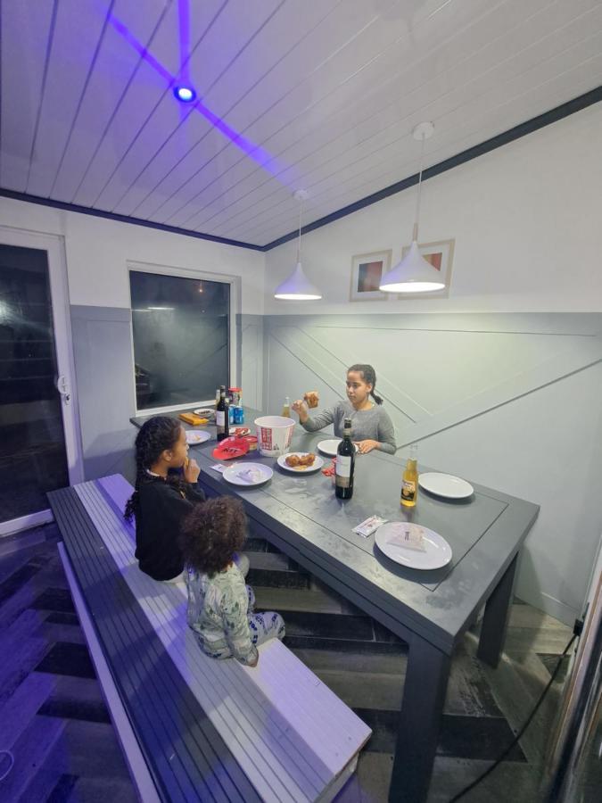 Family Holiday With Hot Tub , Family Groups Only Blackpool Exterior foto